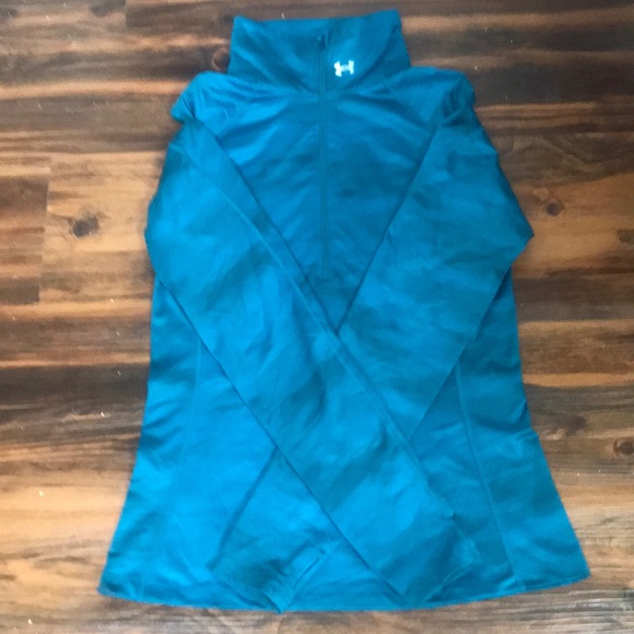 Under Armour Tops - NWOT Under Armour pullover NWOT